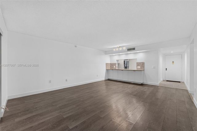 8415 SW 107th Avenue 143W, Miami, FL 33173