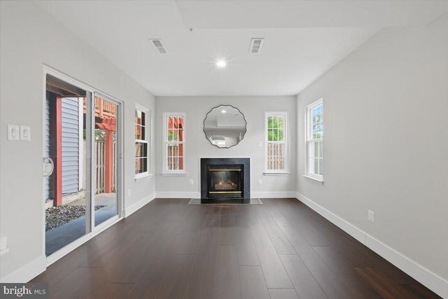 43092 FRANCIS SQ, Chantilly, VA 20152