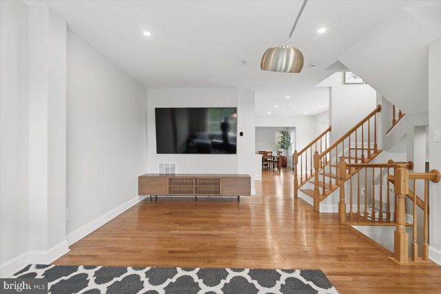 43092 FRANCIS SQ, Chantilly, VA 20152