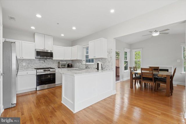 43092 FRANCIS SQ, Chantilly, VA 20152