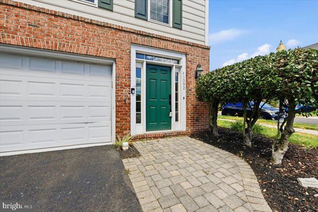 43092 FRANCIS SQ, Chantilly, VA 20152