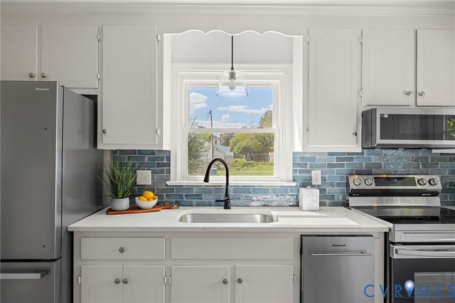 16 N Elm Ave, Highland Springs, VA 23075