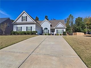 5641 Wooded Valley Way, Flowery Branch, GA 30542