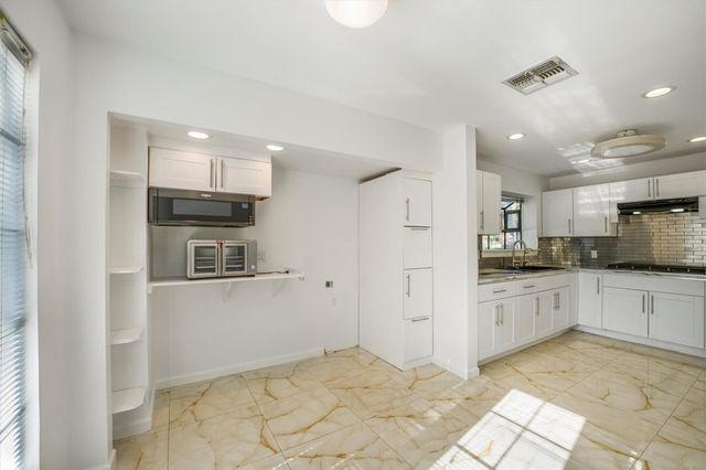 3203 Golden Willow Drive, Houston, TX 77339