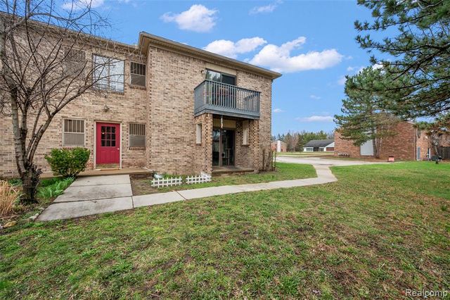 286 E 13 Mile Road, Madison Heights, MI 48071