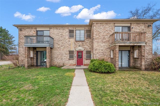 286 E 13 Mile Road, Madison Heights, MI 48071
