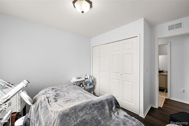286 E 13 Mile Road, Madison Heights, MI 48071