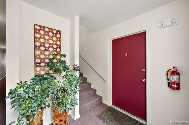 286 E 13 Mile Road, Madison Heights, MI 48071