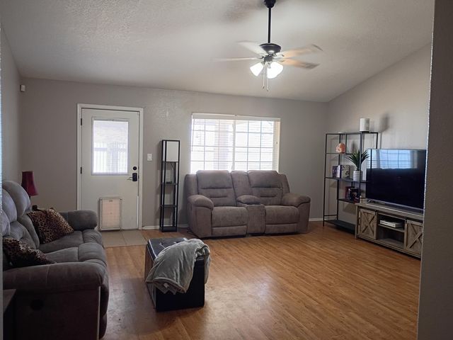 1415 Vista Hill Loop, Los Lunas, NM 87031