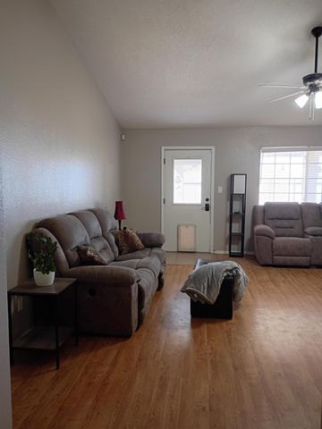 1415 Vista Hill Loop, Los Lunas, NM 87031