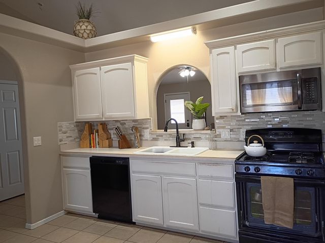 1415 Vista Hill Loop, Los Lunas, NM 87031