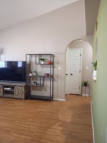 1415 Vista Hill Loop, Los Lunas, NM 87031