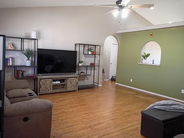 1415 Vista Hill Loop, Los Lunas, NM 87031