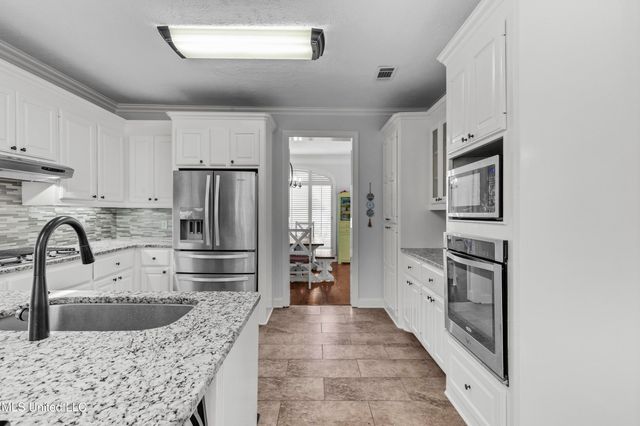 119 Hidden Hills Drive, Madison, MS 39110