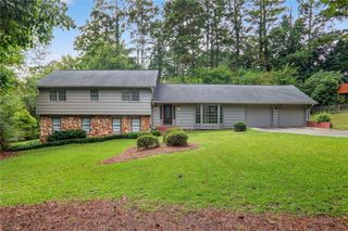 447 Cove NE Drive, Marietta, GA 30067