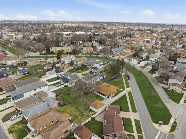 2412 N West Brook Road, Elmwood Park, IL 60707