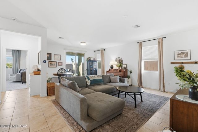 7782 S Golden Bell Drive, Tucson, AZ 85747