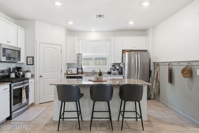 7782 S Golden Bell Drive, Tucson, AZ 85747