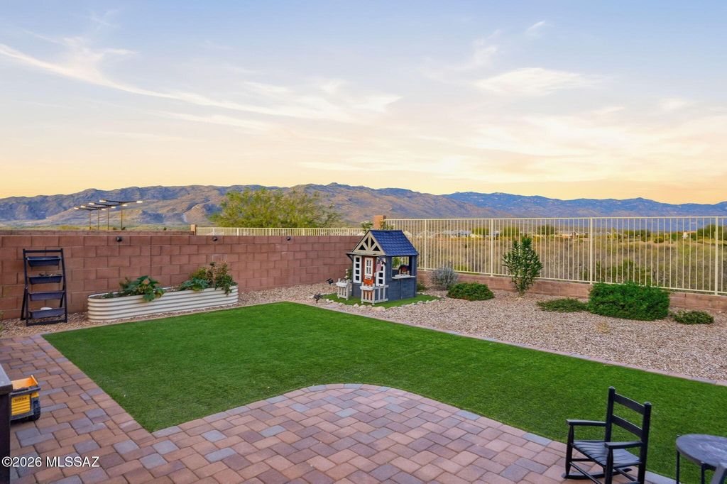 7782 S Golden Bell Drive, Tucson, AZ 85747