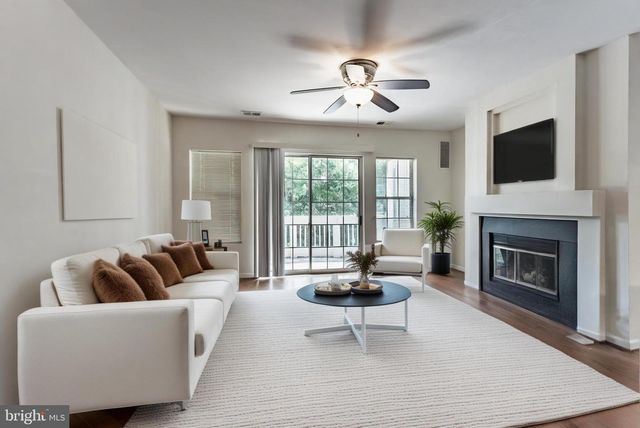 4225 MOZART BRIGADE LN #84, Fairfax, VA 22033