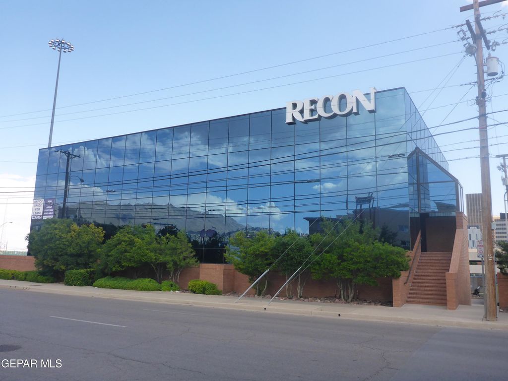 700 N Stanton Street, El Paso, TX 79902