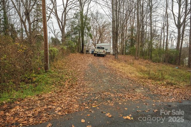 9336 Pinewood Avenue, Charlotte, NC 28214