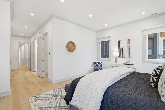 4846 N Hermitage Avenue, Chicago, IL 60640