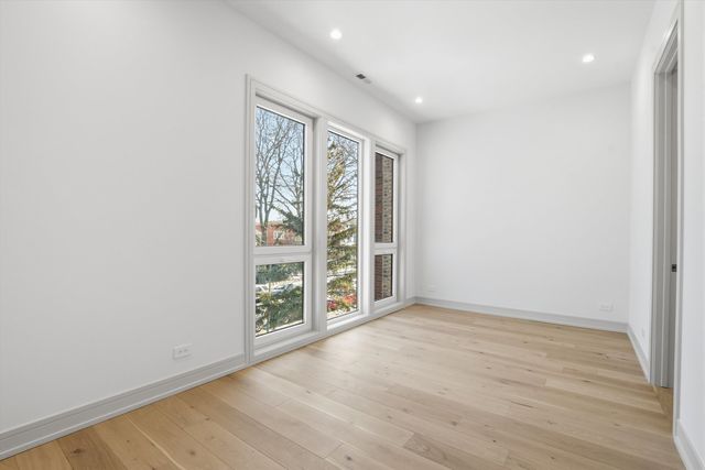 4846 N Hermitage Avenue, Chicago, IL 60640