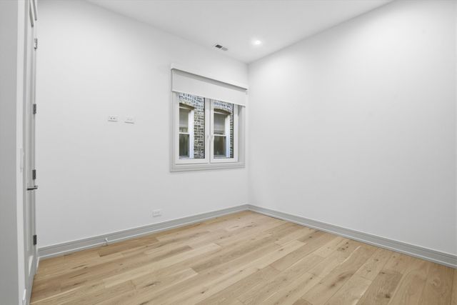 4846 N Hermitage Avenue, Chicago, IL 60640