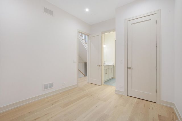 4846 N Hermitage Avenue, Chicago, IL 60640