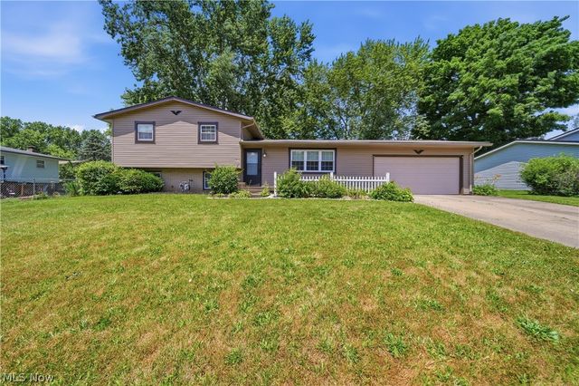 1819 Stonehenge Avenue NW, Massillon, OH 44646