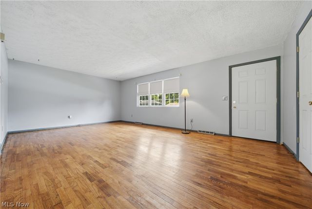 1819 Stonehenge Avenue NW, Massillon, OH 44646