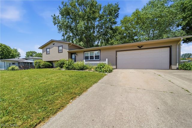 1819 Stonehenge Avenue NW, Massillon, OH 44646