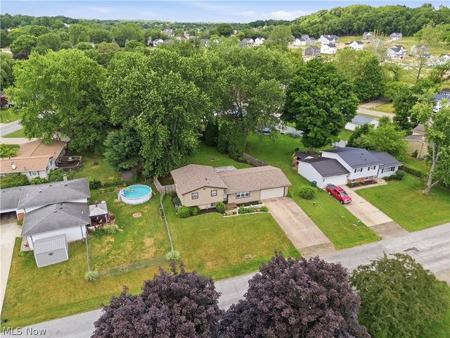 1819 Stonehenge Avenue NW, Massillon, OH 44646