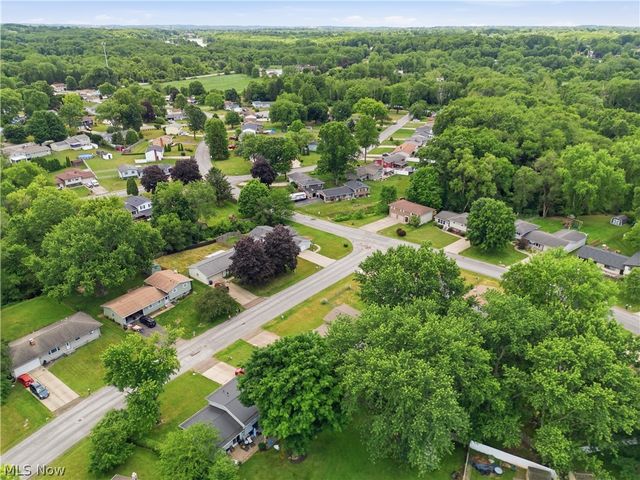 1819 Stonehenge Avenue NW, Massillon, OH 44646