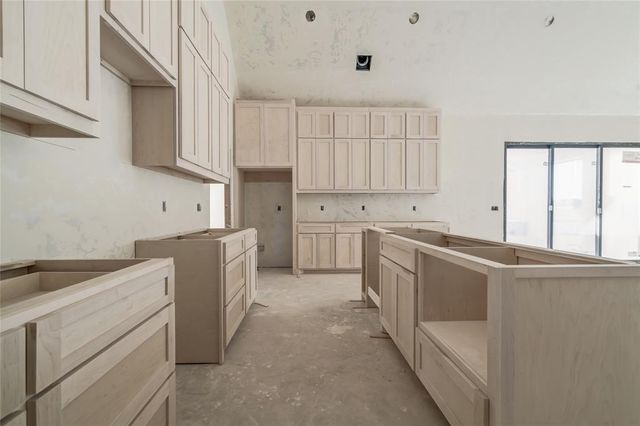 2190 Hux Drive, Blanchard, OK 73010