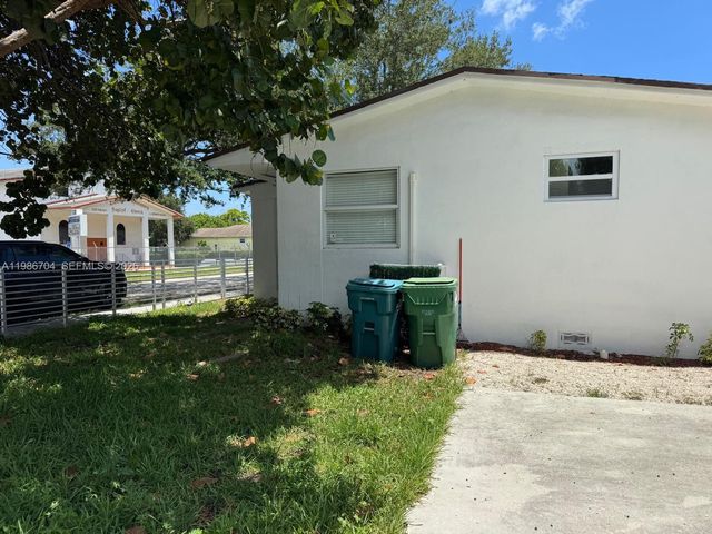5995 NW 24th Ave, Miami, FL 33142