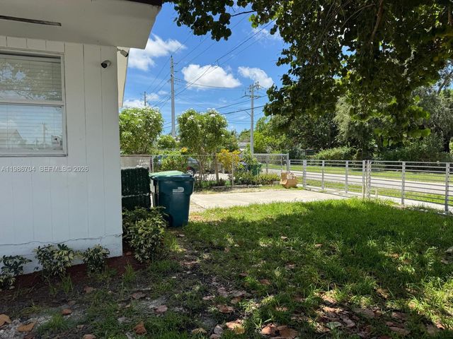 5995 NW 24th Ave, Miami, FL 33142