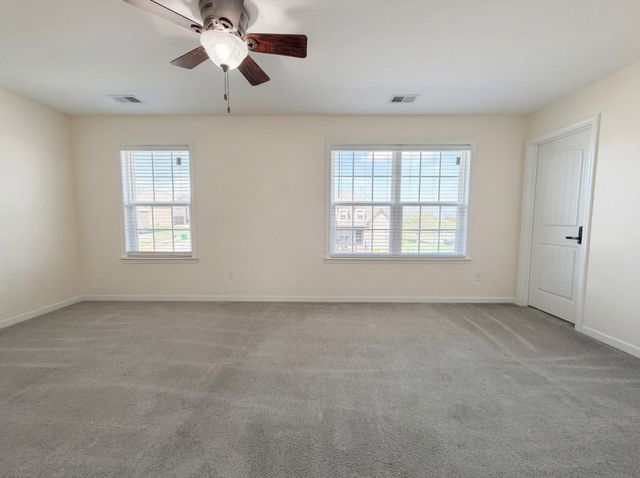 210 Hickory Pointe Dr, Lebanon, TN 37087