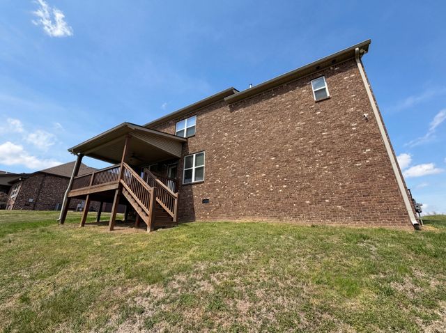 210 Hickory Pointe Dr, Lebanon, TN 37087
