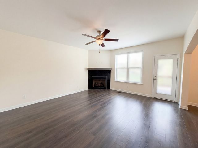 210 Hickory Pointe Dr, Lebanon, TN 37087