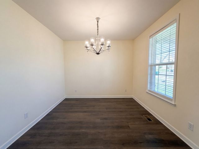 210 Hickory Pointe Dr, Lebanon, TN 37087