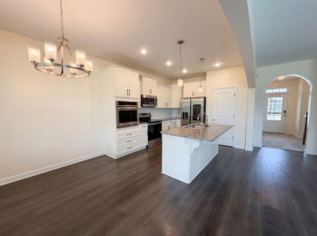 210 Hickory Pointe Dr, Lebanon, TN 37087