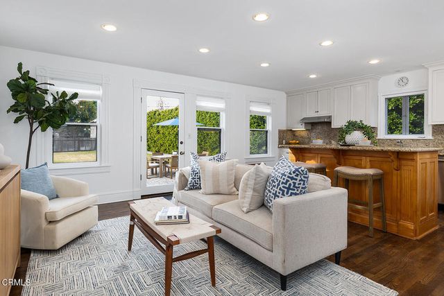 261 S Allen Avenue, Pasadena, CA 91106