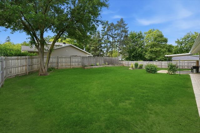6320 Clark Drive, Woodridge, IL 60517