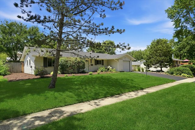 6320 Clark Drive, Woodridge, IL 60517