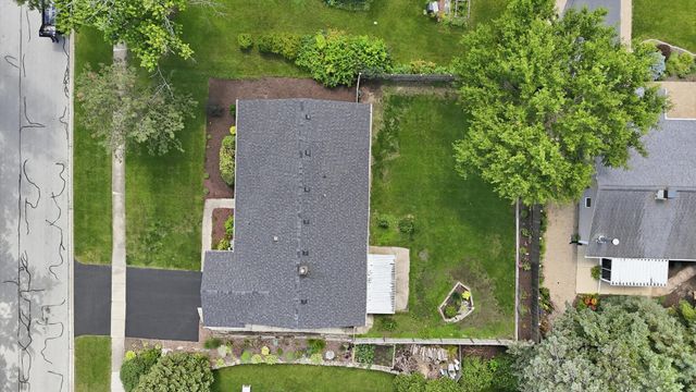 6320 Clark Drive, Woodridge, IL 60517