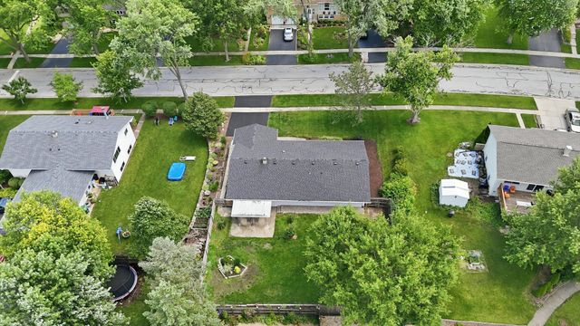 6320 Clark Drive, Woodridge, IL 60517