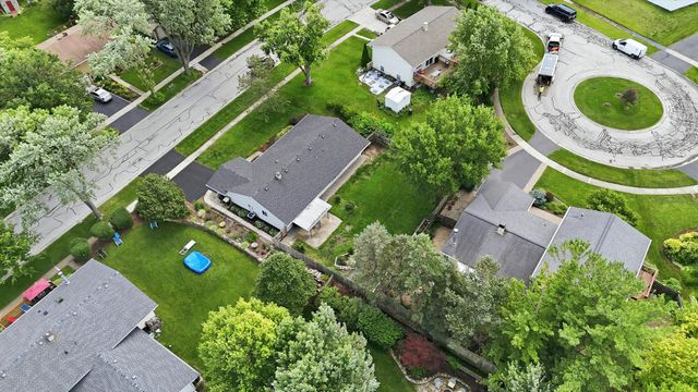 6320 Clark Drive, Woodridge, IL 60517