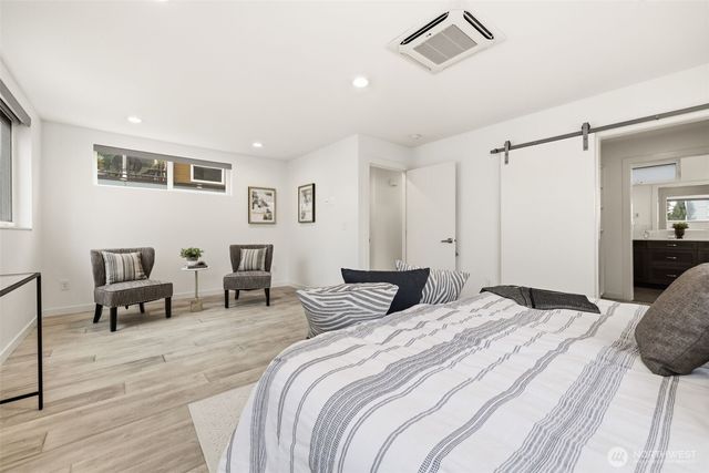 1926 Ferry Avenue SW, Seattle, WA 98116